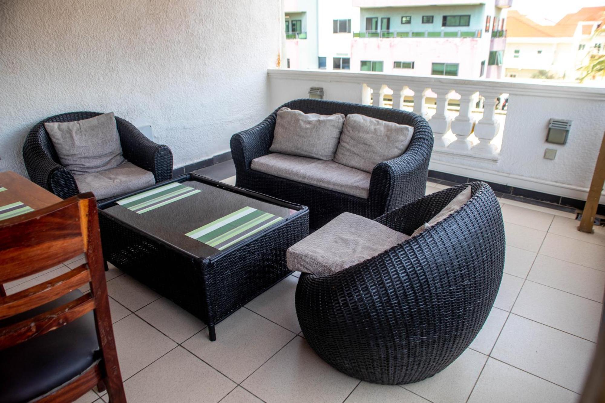 Hotel Les Orchidees Котону Экстерьер фото