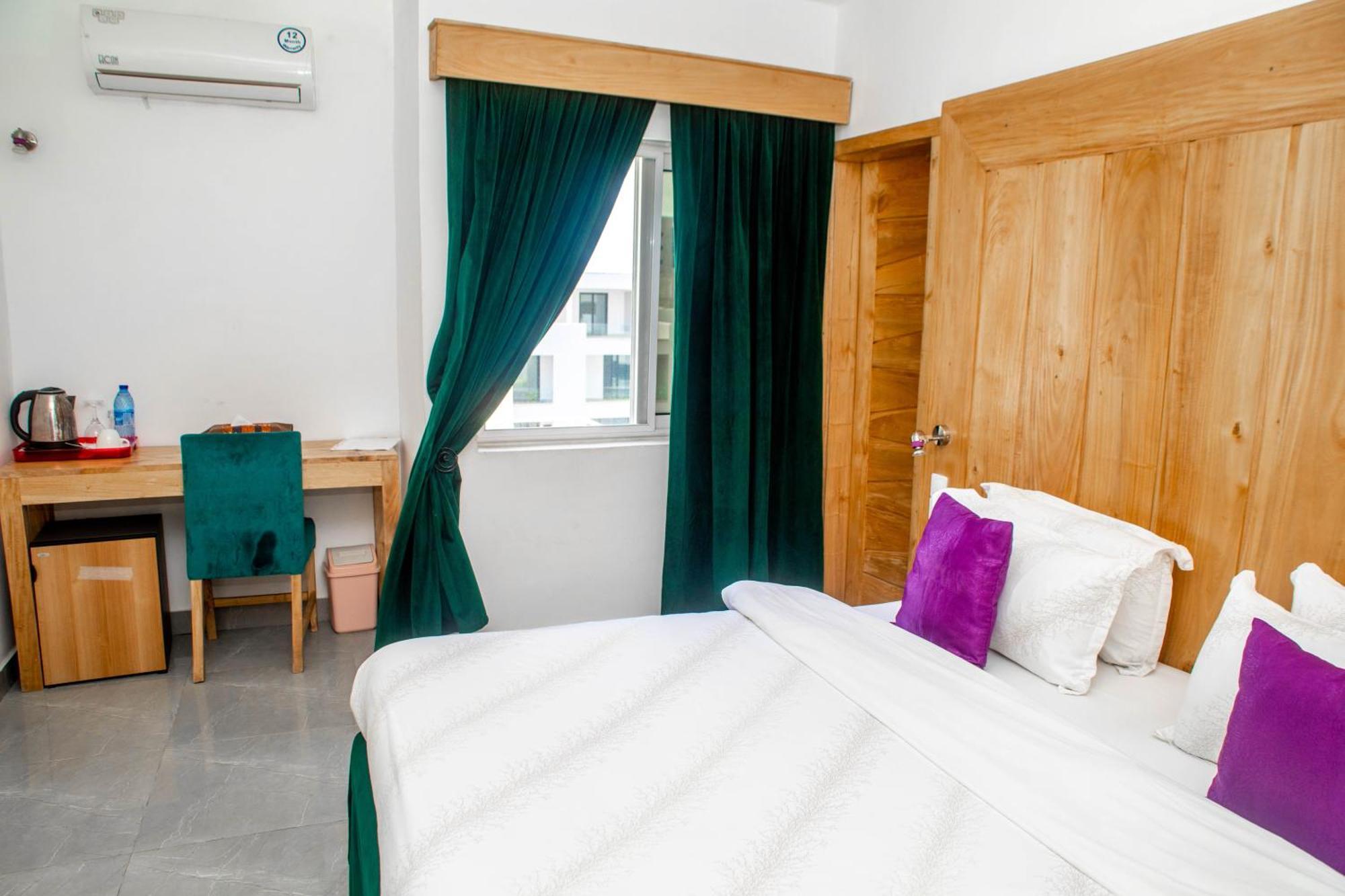 Hotel Les Orchidees Котону Экстерьер фото